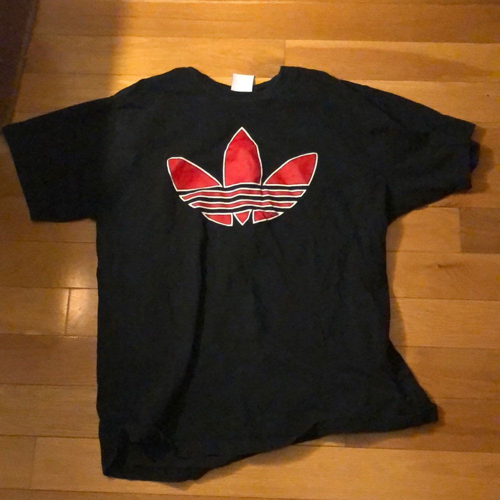 Adidas mens XL t shirt, gently used. Black T shirt with red logo/design.
